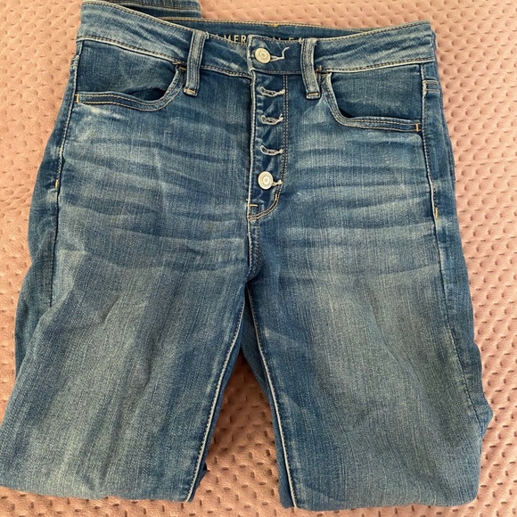 American Eagle High Waisted Jeans - Picture 3 of 4
